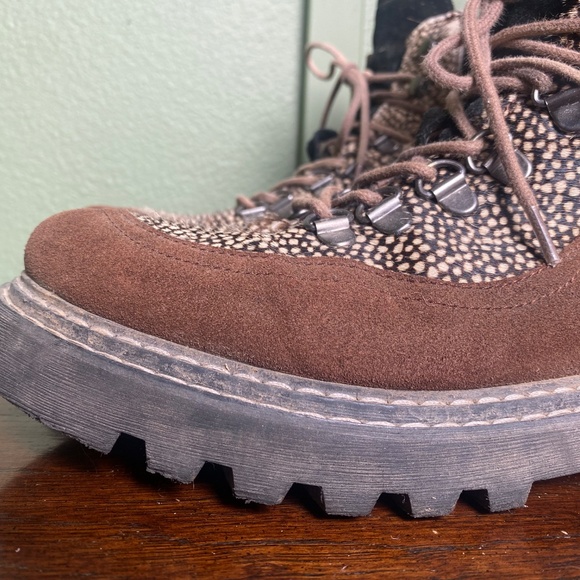 And/Or Ladies Leopard Print Walking Boots - Picture 4 of 7